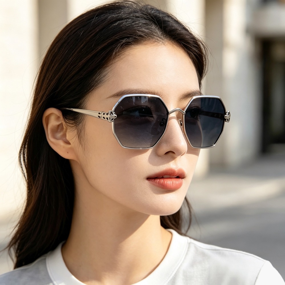 2026 New leopard head decorated polygonal sunglasses for women, metal gradient lenses, retro internet-famous sunglasses factory batch