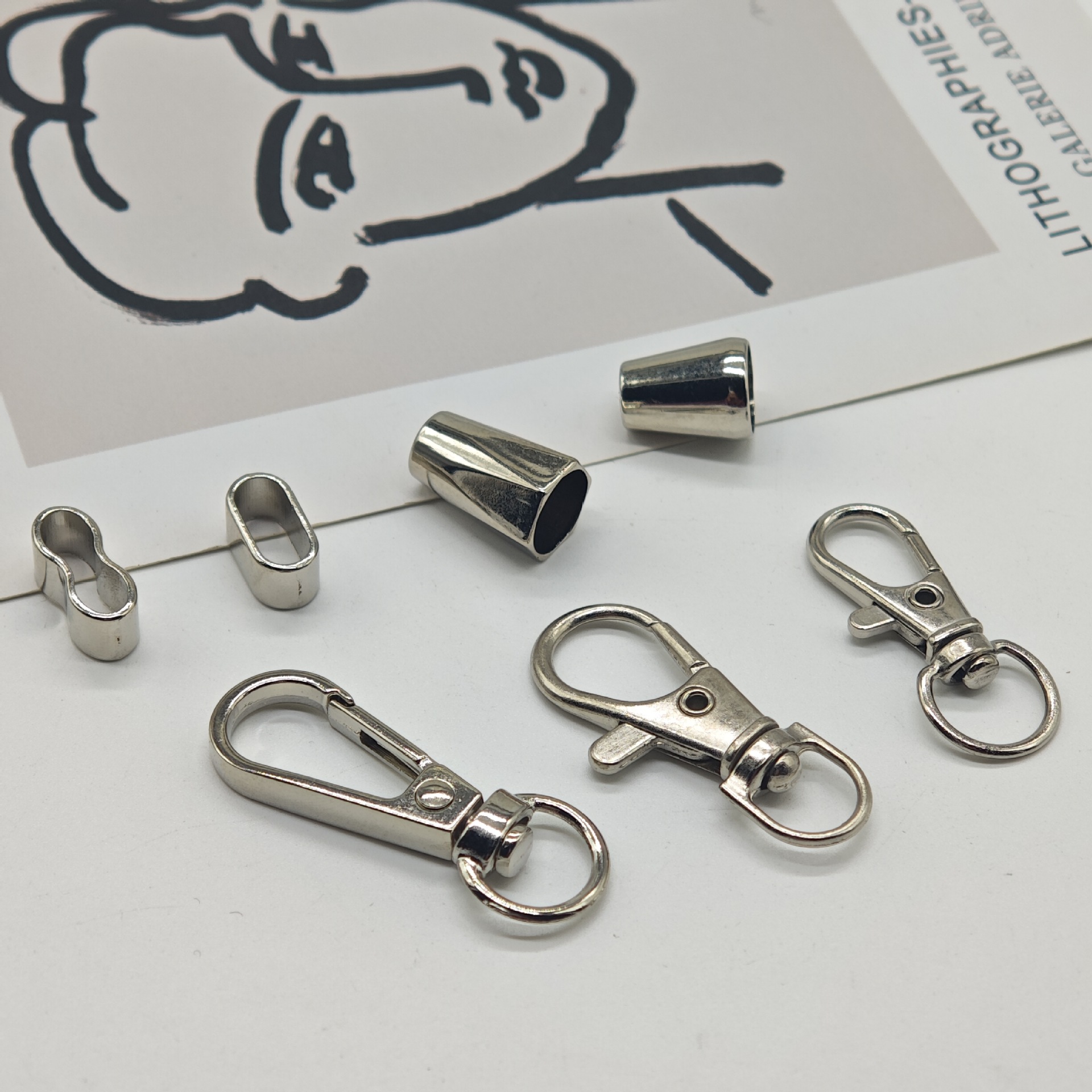 In stock: 4mm diamond-shaped hanging clock, mobile phone lanyard, bag, hardware fish mouth buckle accessories, diy toys, ornaments, pendants full figure