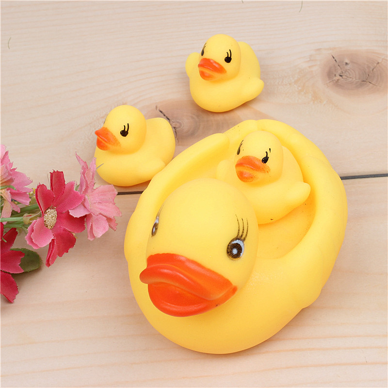 Wholesale "Jiaojiao Duck" in large and small net bags, mother and baby ducks, playable ducks, baby bath and swimming toys Specification image