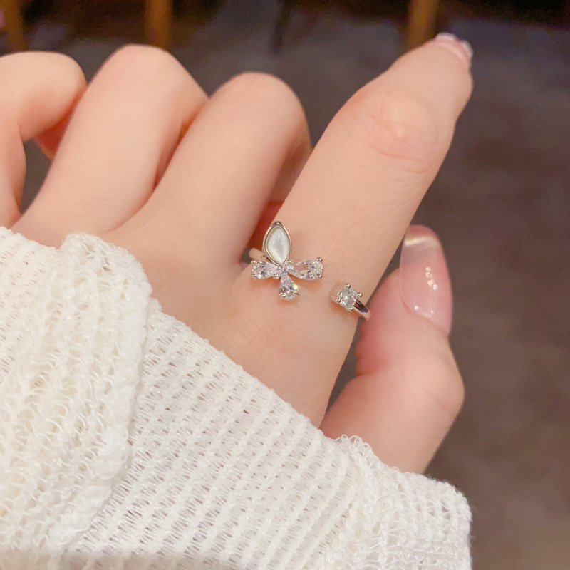French fashion, exquisite and versatile diamond-encrusted shell butterfly opening ring for women, simple and stylish design, index finger ring for women