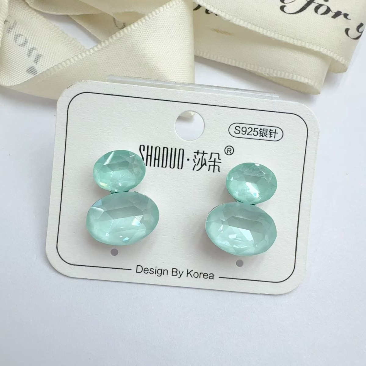 High-end, fashionable, light luxury and versatile s925 sterling silver stud earrings set with Austrian crystal gourds, exquisite earrings details Picture