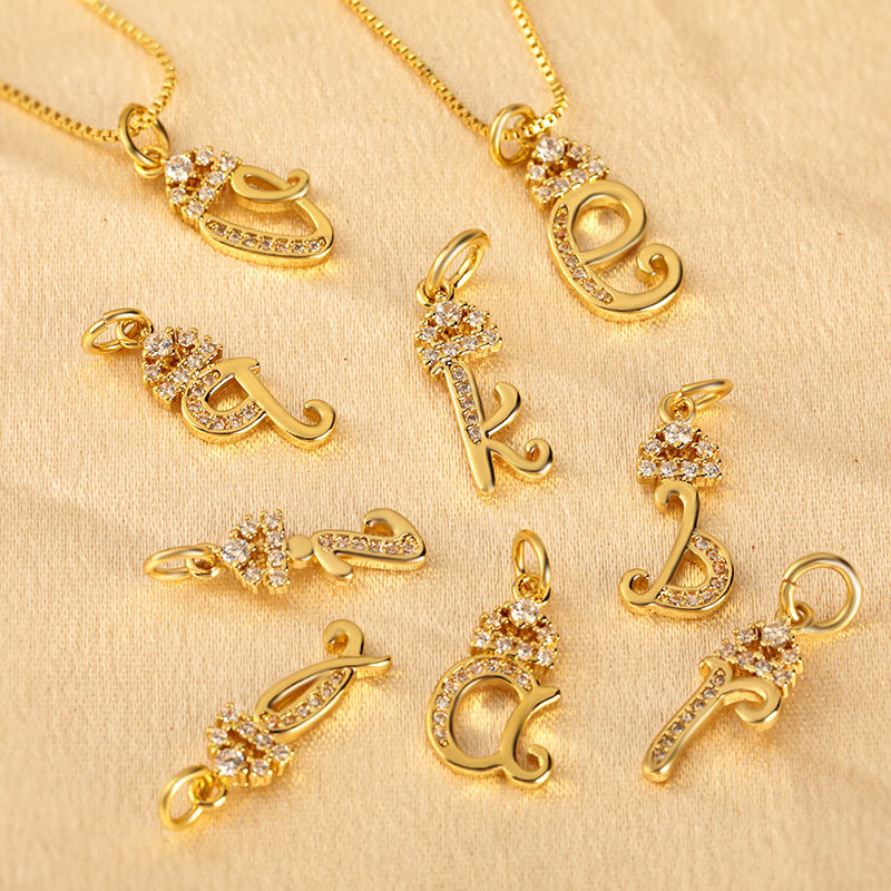 Wholesale and direct sales of a cute 26-letter pendant necklace set with zircon in a niche style from the manufacturer of European and American fashion trends details Picture