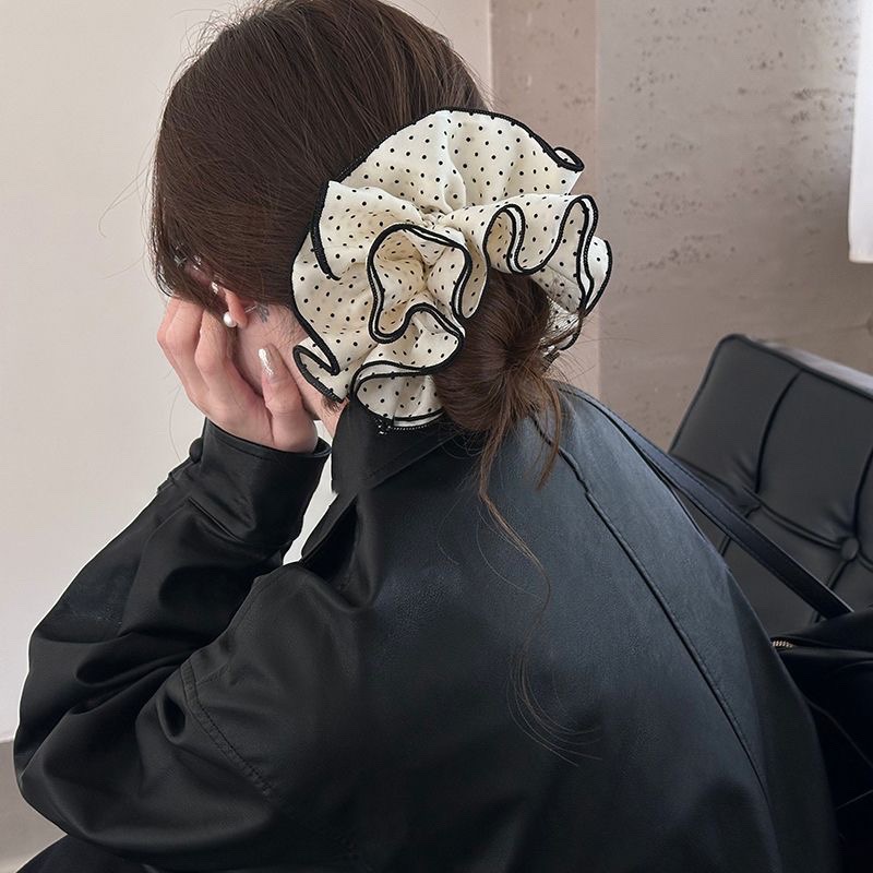 Korean checkered lace large hair band for women, 2025 new style hair tie, ins style, super large bun hair accessory Application Scenario