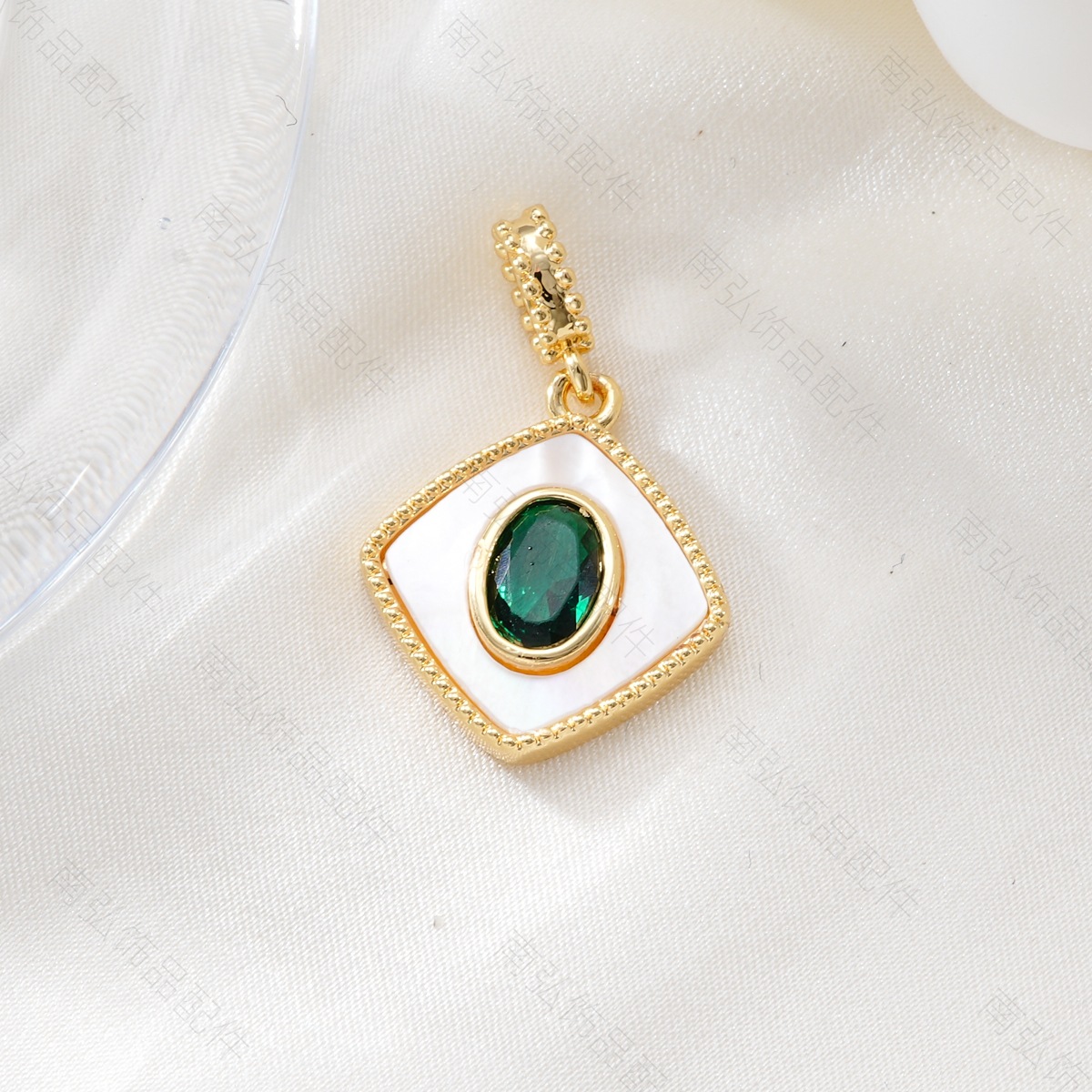 Pearl necklace clasp, copper plated with 18k gold and set with zirconium white shells, diamond-shaped pendant, high color retention DIY jewelry accessory Specification image