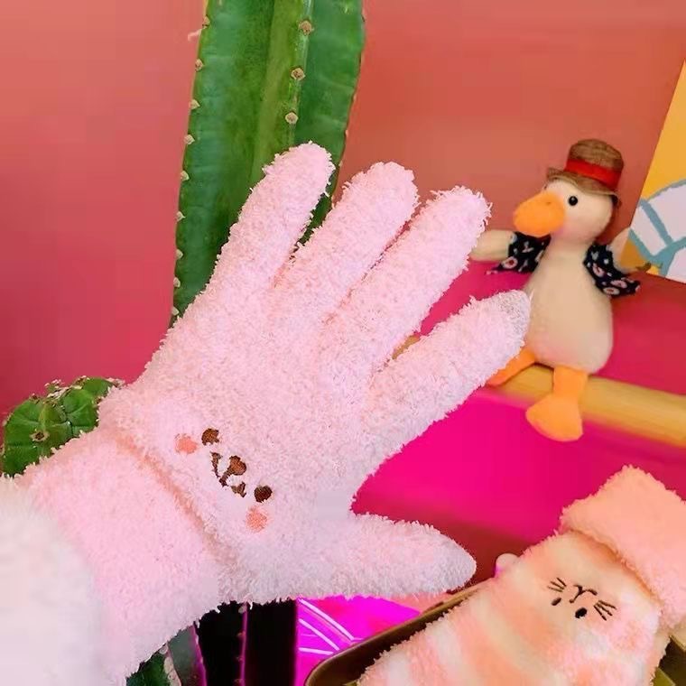 Wholesale solid-color plush gloves with thickened fleece, outdoor couple knitted, children's warm, students, five-fingered, men and women Specification image