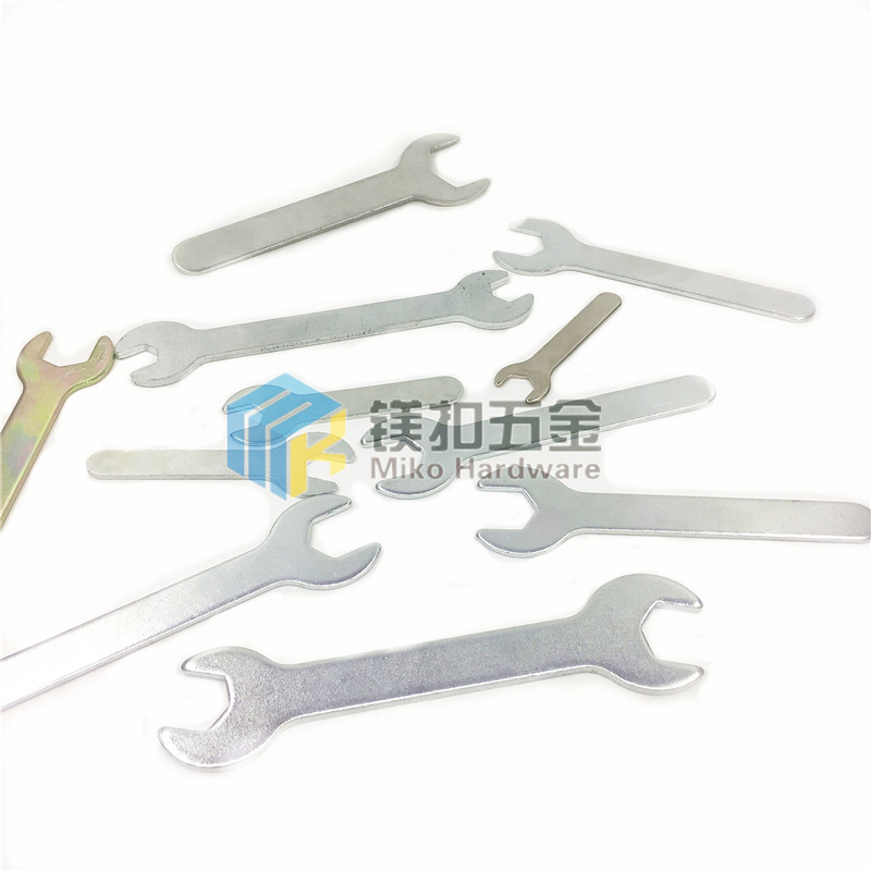 规格齐全镀锌冲压简易开口扳手一次性配套家具单头小扳手工具白底实物图