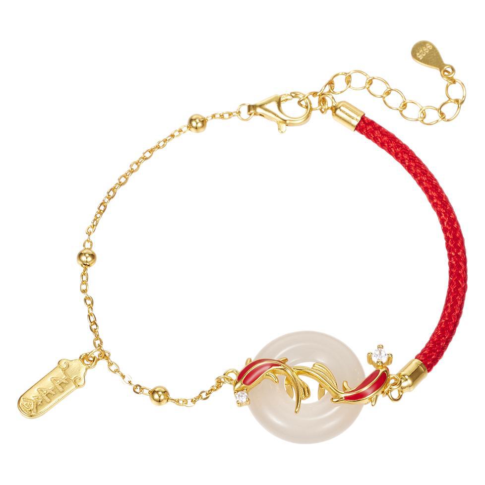 The ashore koi peace pendant with a red string and natural chalcedony is a fashionable and versatile jewelry for the zodiac year Item Picture