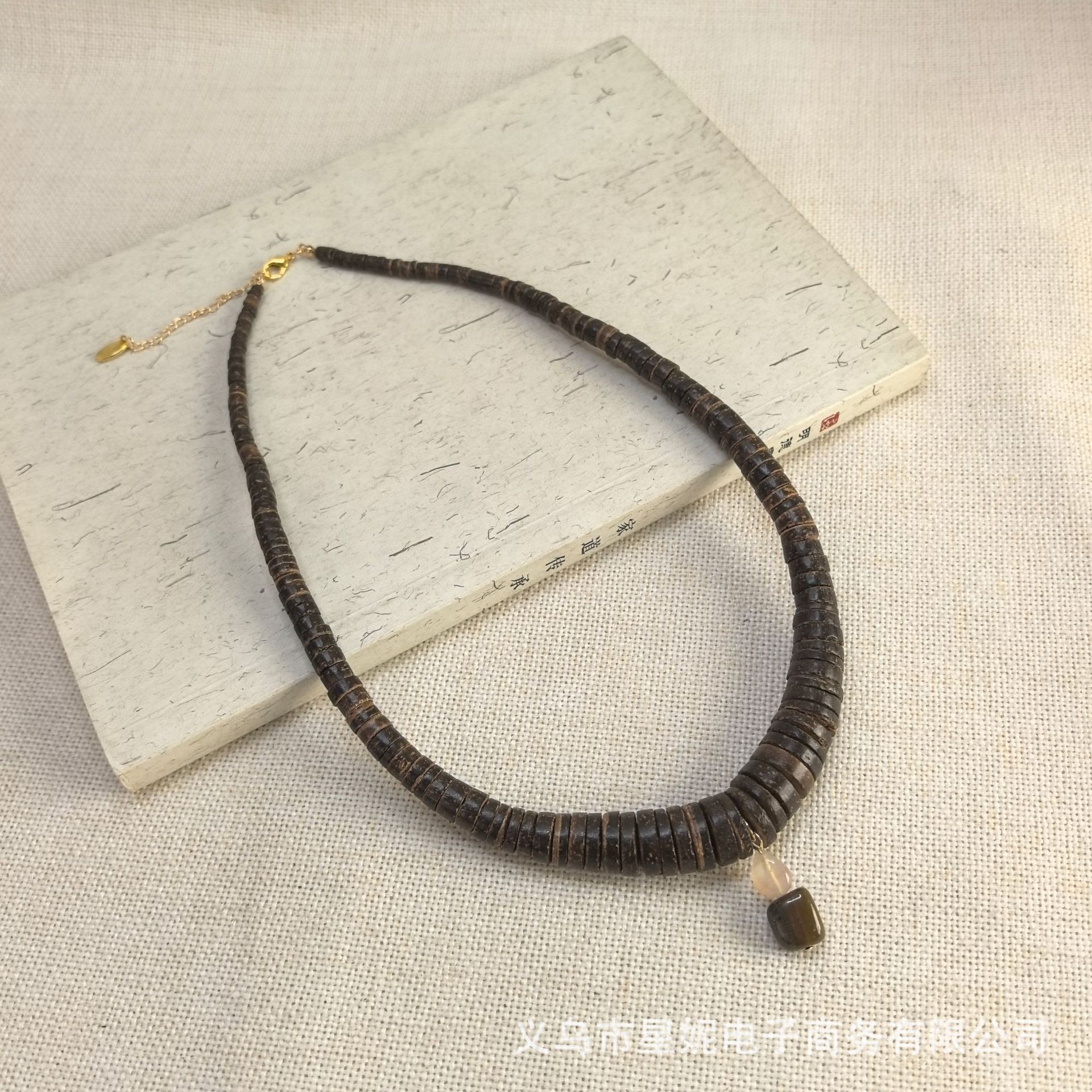 Natural gradient tourmaline crystal, form-fitting cut bead spacer gasket necklace, summer necklace, fresh small sugar cube accessory, national trend Application Scenario