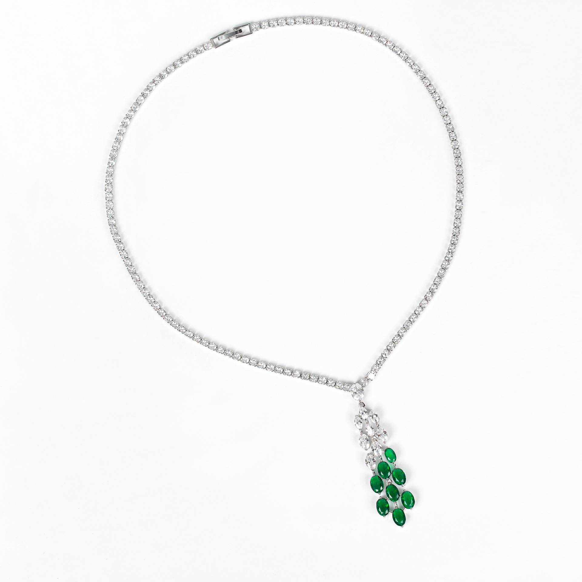 Sweet and cool hot girl diamond-encrusted egg-faced zircon necklace, cold style pendant, women's fashionable and creative design sense collarbone chain Item Picture