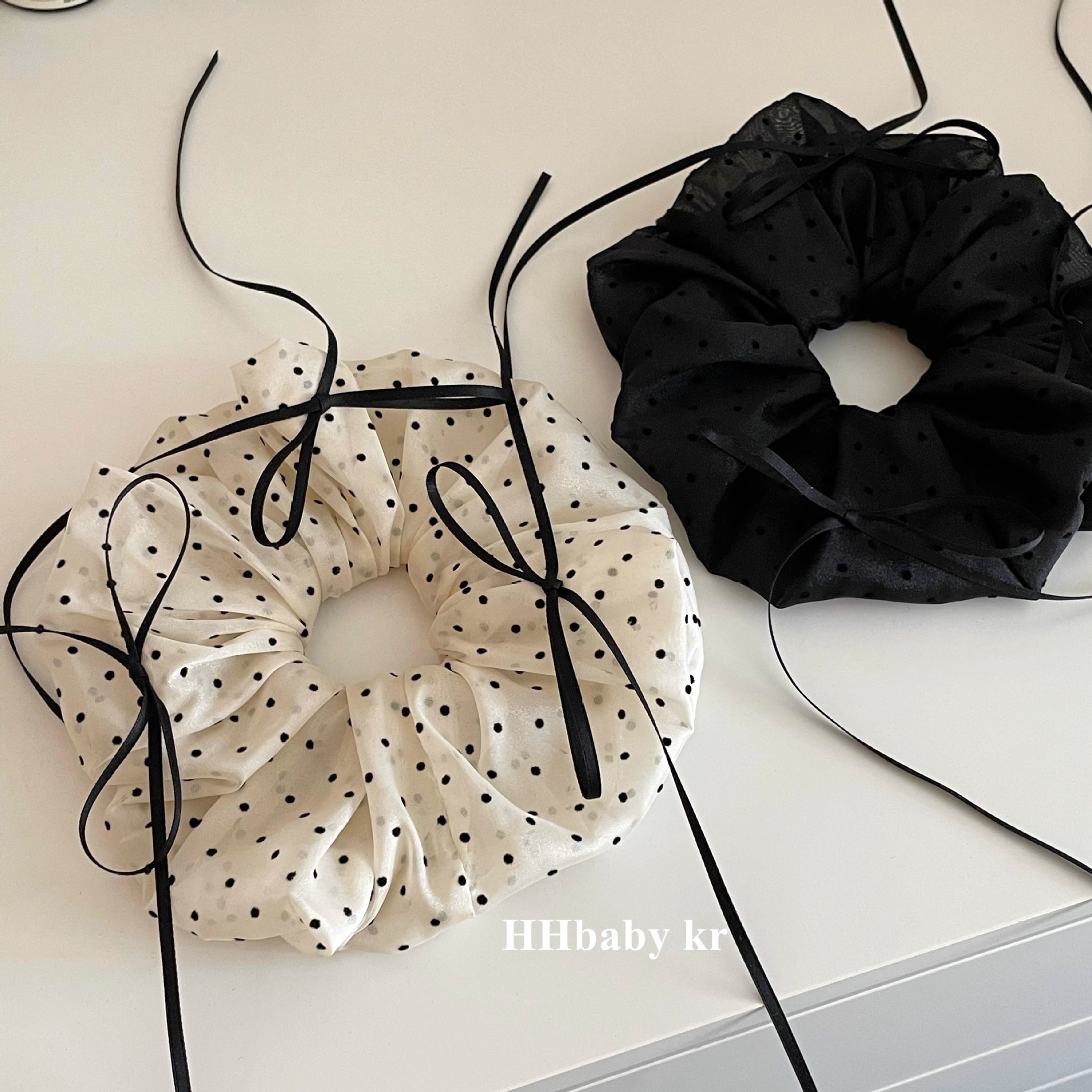 The 2025 new style of the trendy polka dot ribbon tulle large intestine hair band is a high-end and niche hair tie details Picture