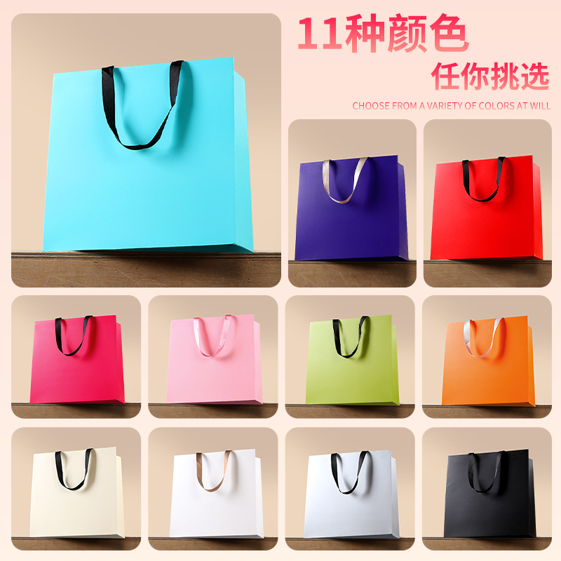 Custom-made kraft paper bags without waistlines, logo advertising promotion, white card clothing store shopping gift bags in stock Application Scenario