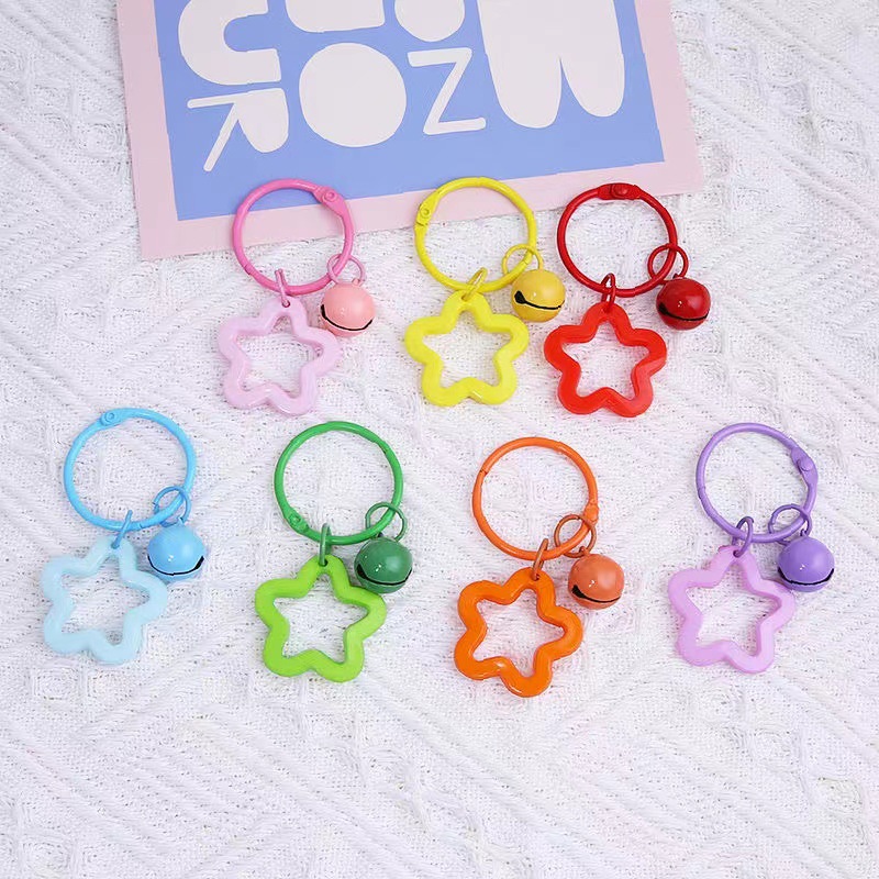 Colorful five-pointed star acrylic keychain pendant, candy-colored headphone case hanging decoration, fresh and cute couple bag decoration Application Scenario