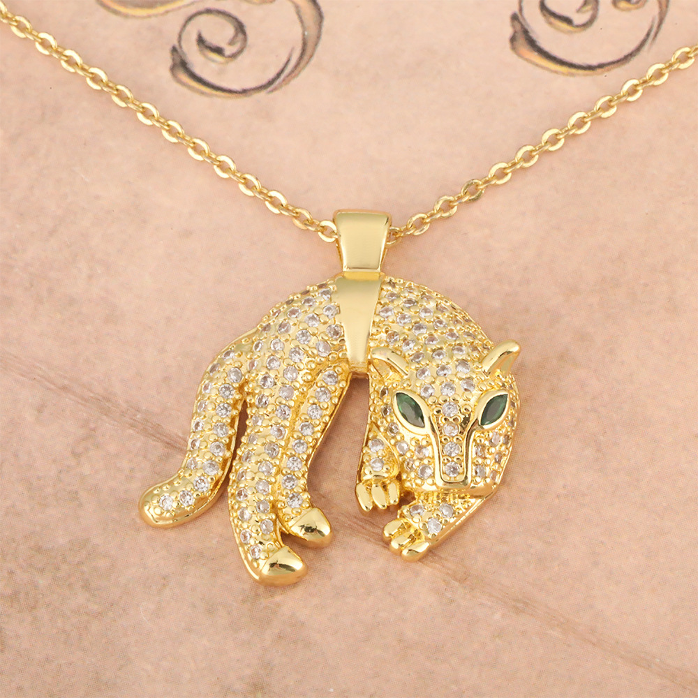 Wholesale of cross-border copper-plated real gold animal leopard head hip-hop pendant necklaces for women from Europe and America details Picture