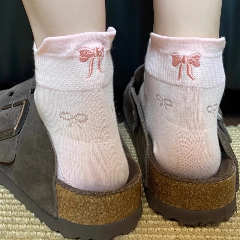 Japanese-style bow boat socks, summer thin breathable socks, women's ins heels embroidered shallow toe short socks, sweet cotton socks Application Scenario