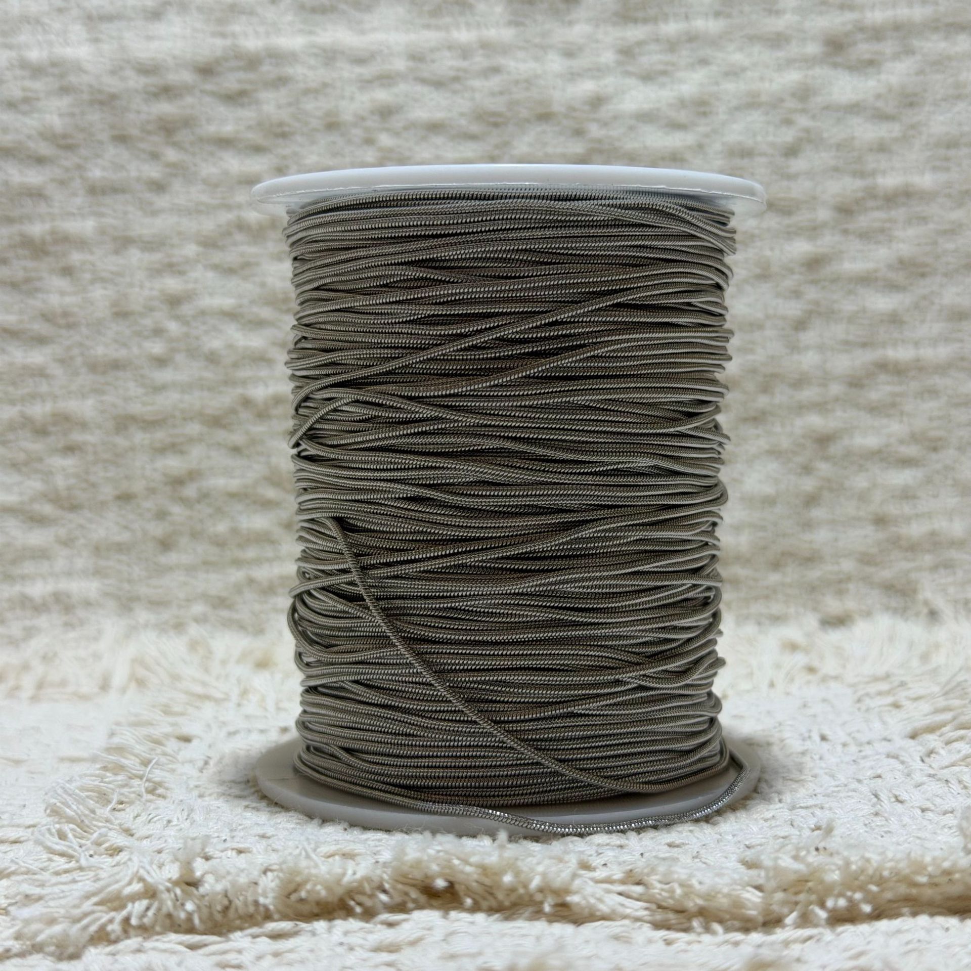 Wholesale of semi-finished products such as round snake chain titanium steel Cuban ground chain, bare chain, four-sided ground stainless steel necklace and bracelet Item Picture