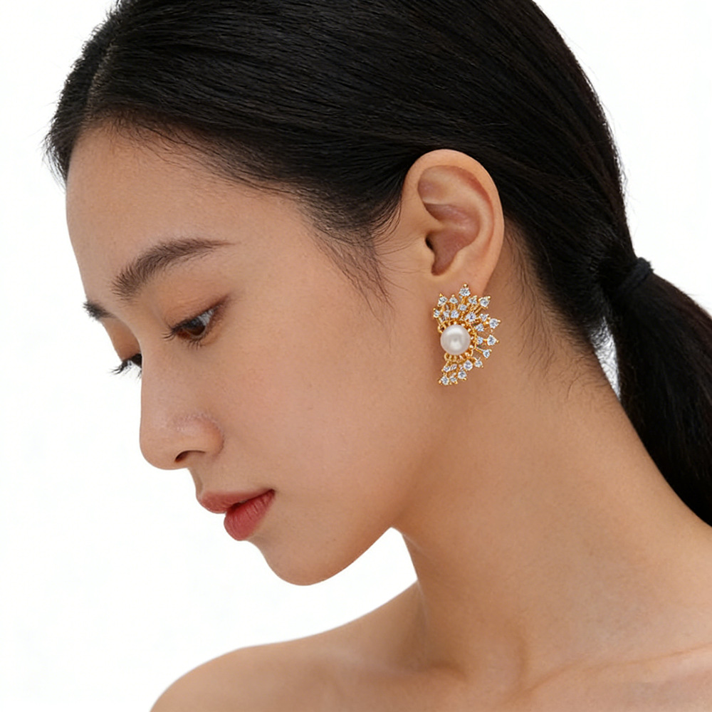 Hyacinth's fashionable, light luxury, super sparkling zircon geometric pearl stud earrings exude a unique and high-end charm for women. They are bestsellers in Douyin live streaming details Picture