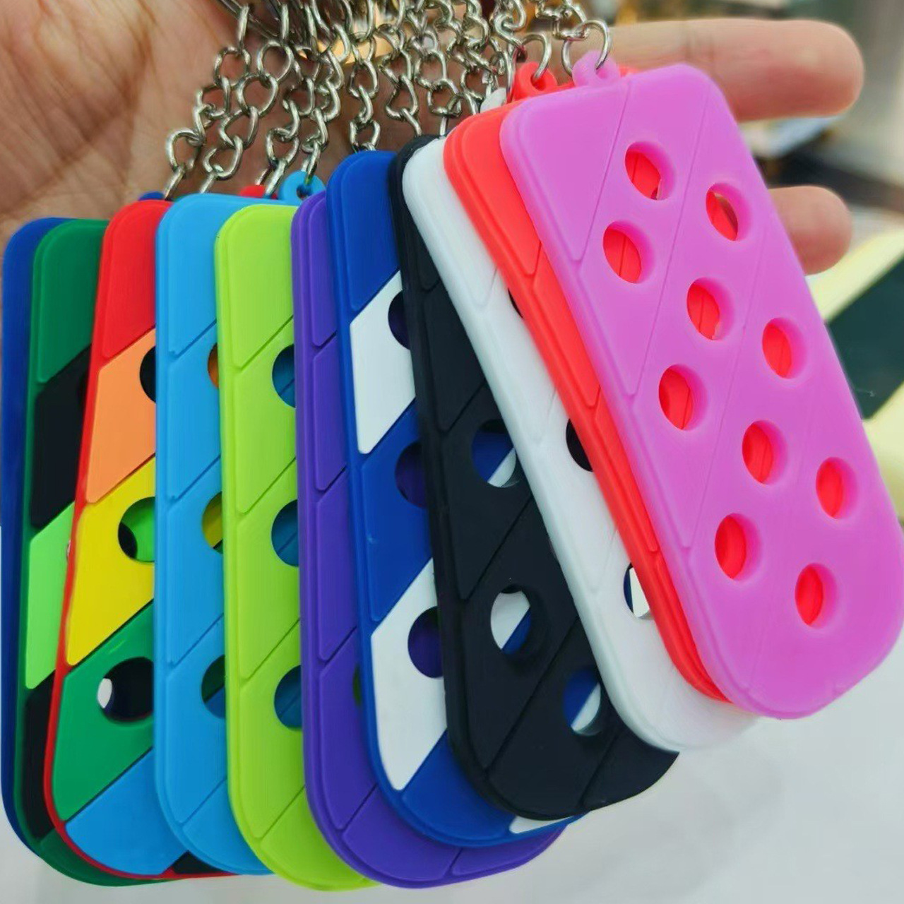 Cross-border best-selling PVC soft rubber keychains with holes, personalized bag pendants, keychains with hole boards, diy shoes, flower shoe buckles
