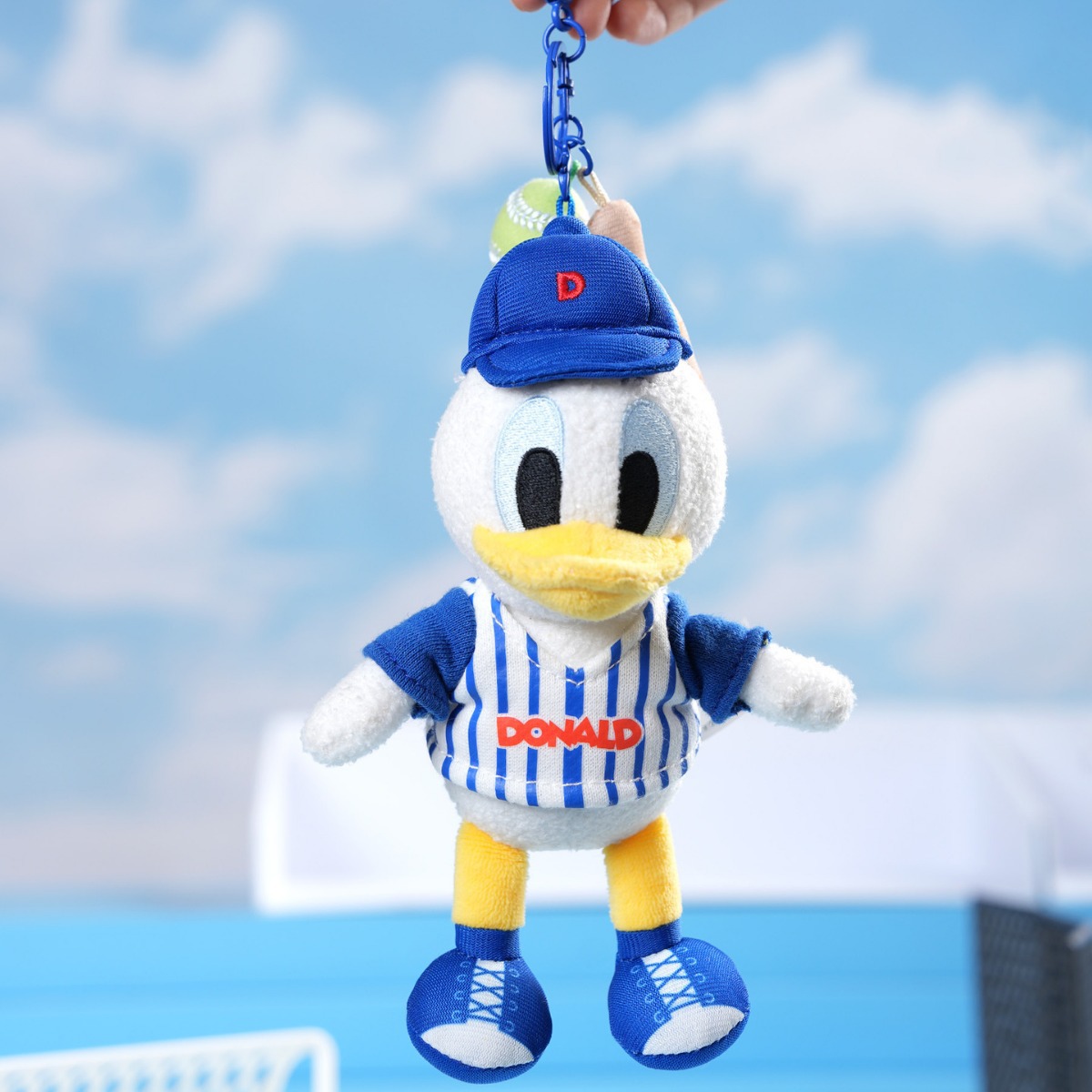 正版迪士尼公仔超级棒唐老鸭玩偶维尼熊毛绒玩具背包挂饰包包挂件