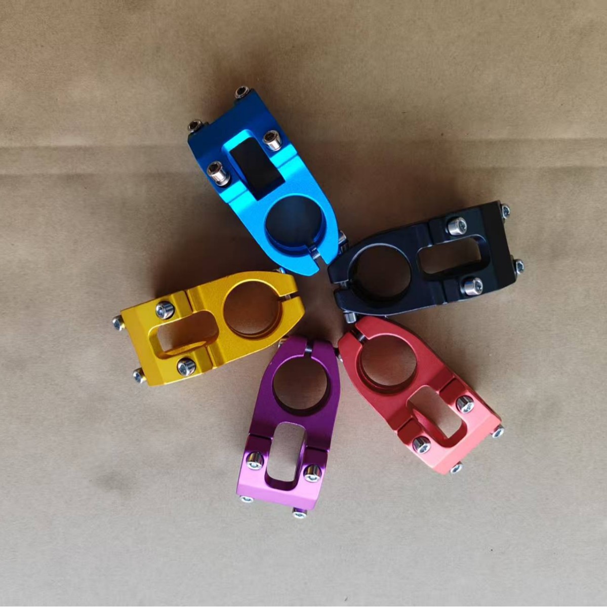 SHUNAN aluminum alloy mountain bike handlebar, bicycle handlebar and crossbar set 780mm long Application Scenario