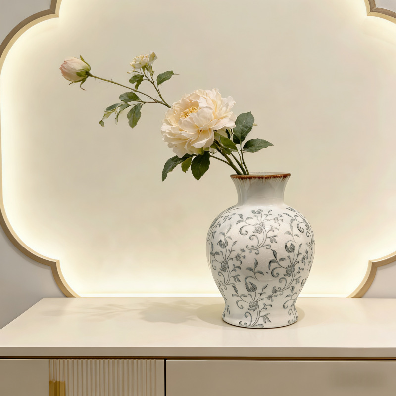 New Chinese-style blue and white porcelain ceramic water bottle vase, living room dining table flower arrangement decoration, homestay soft decoration item, ice crack ceramic vase