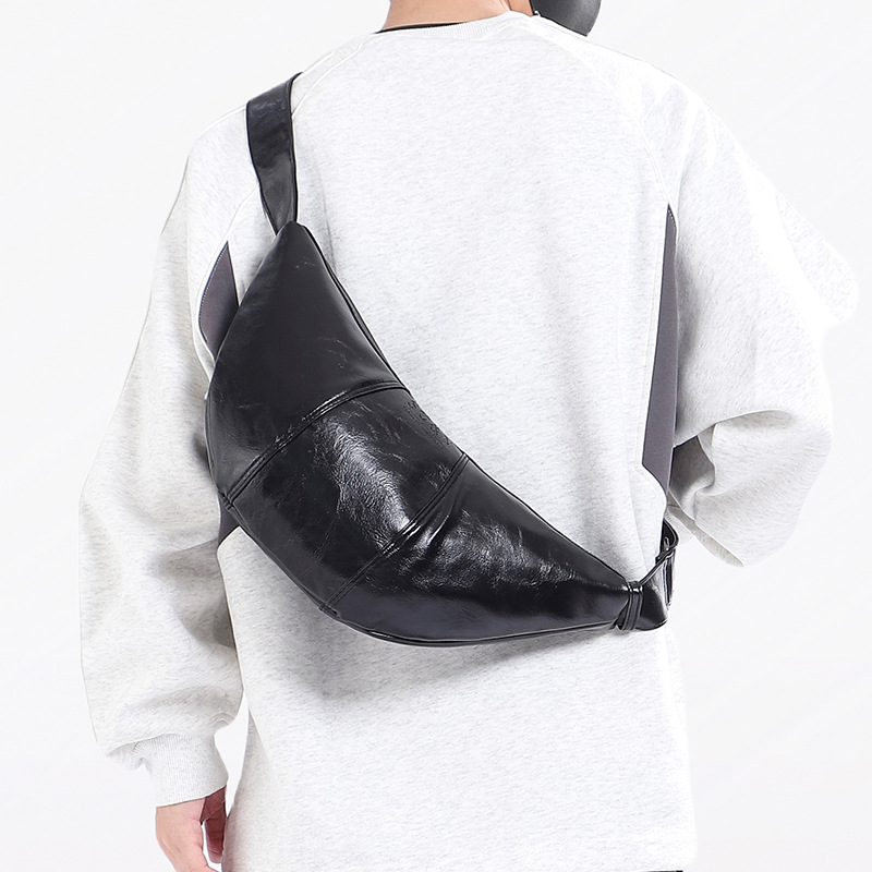 2025新款男包百搭PU皮单肩包简约潮流斜挎包休闲饺子包牛角包女包腰包女包男包外贸包包