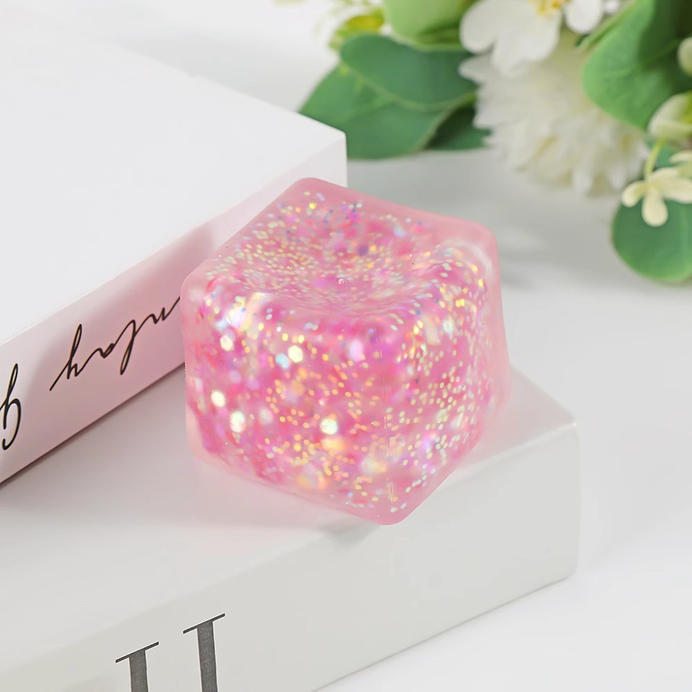 The new stress-relieving toy Water Cube, a popular online release tool, features simulated ice blocks and creative stress-relieving blocks for children Specification image