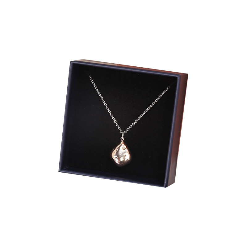 包装盒/纸盒/结婚纸盒/弹跳惊喜盒/盲盒白底实物图