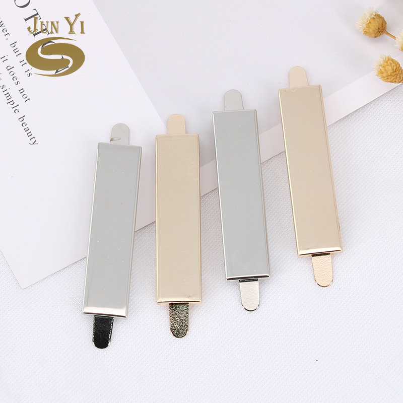 Wholesale luggage metal nameplates, hardware marks, alloy blank trademarks, logos, and can be laser-designed with five buttons full figure