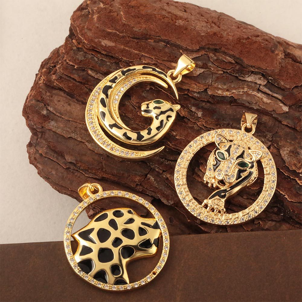 Cross-border exquisite multi-specification copper gold-plated and diamond-encrusted fashionable necklaces, personalized and elegant animal pendants, collarbone chain direct sales Specification image