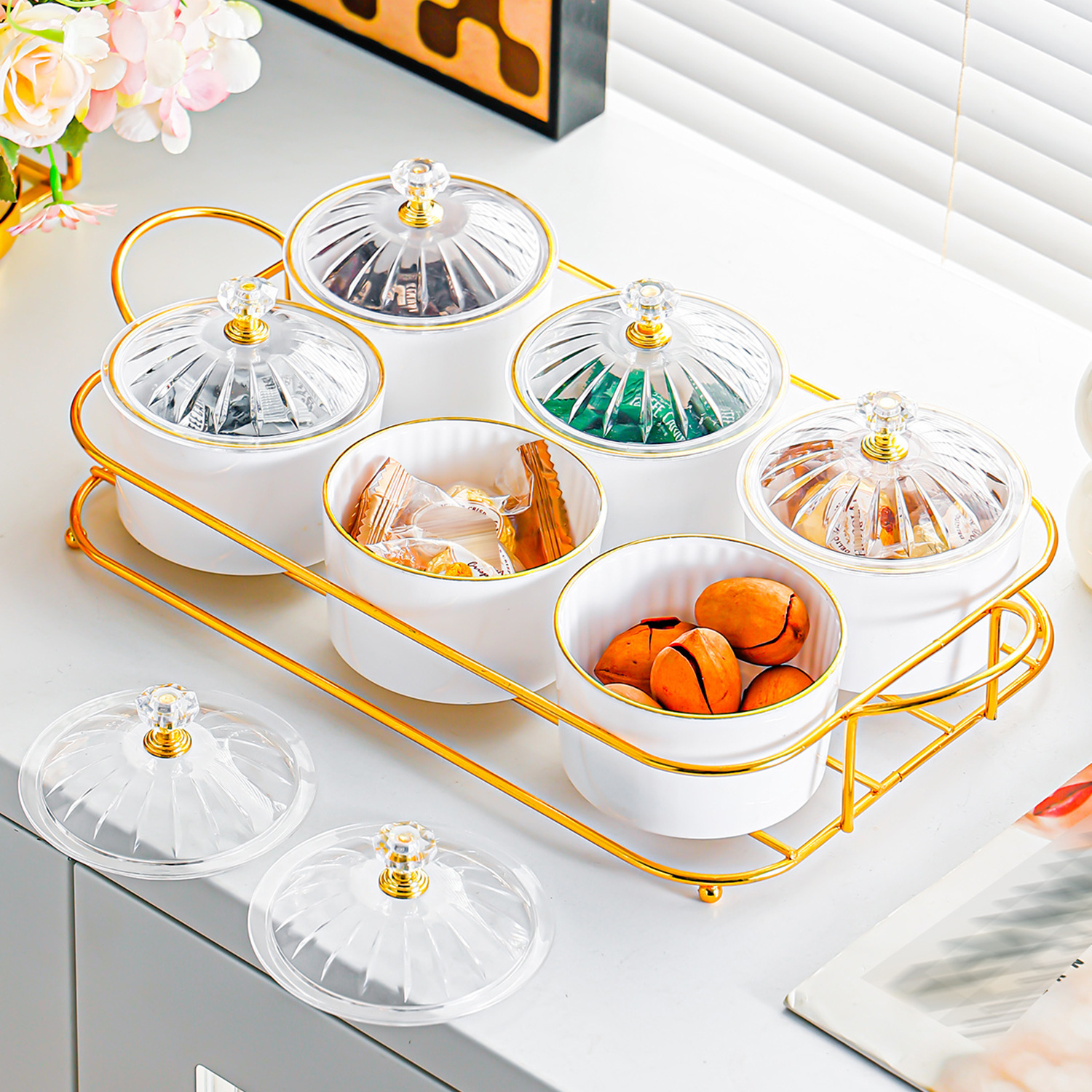 Light luxury fruit plate, plastic compartments plate, creative coffee table for home living room, snack placement, KTV compartments plate, candy box Specification image