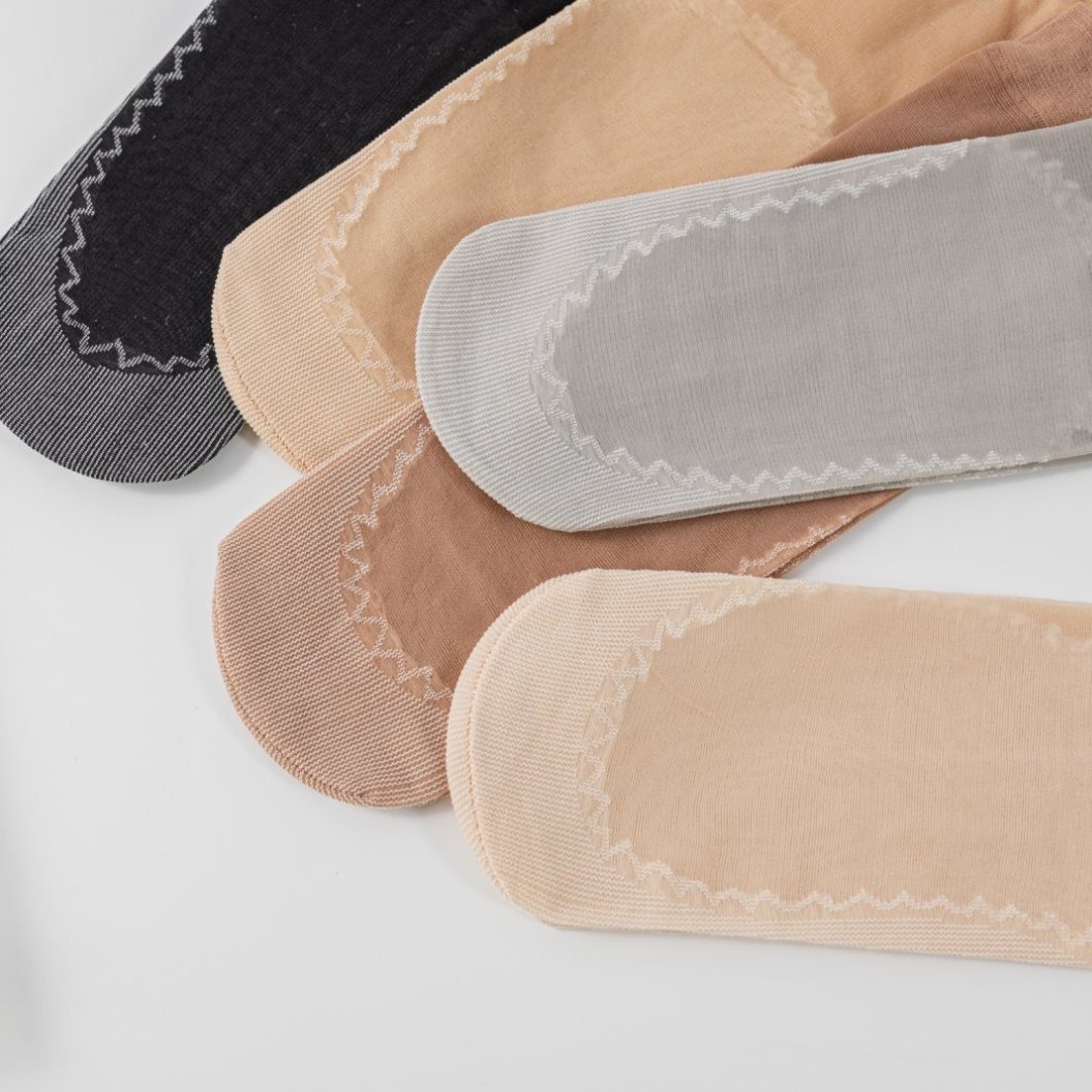 Cotton-soled velvet women's short silk socks, mid-calf socks, pure cotton sweat-absorbing, anti-slip soles, anti-hook silk, spring and autumn, skin tone massage socks Application Scenario