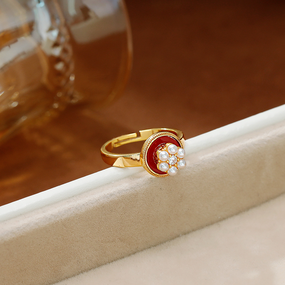 Hyacinth red oil-dripping pearl ring for women, a niche design with a high-end feel, is a fashionable and skin-whitening ring for the New Year 2026