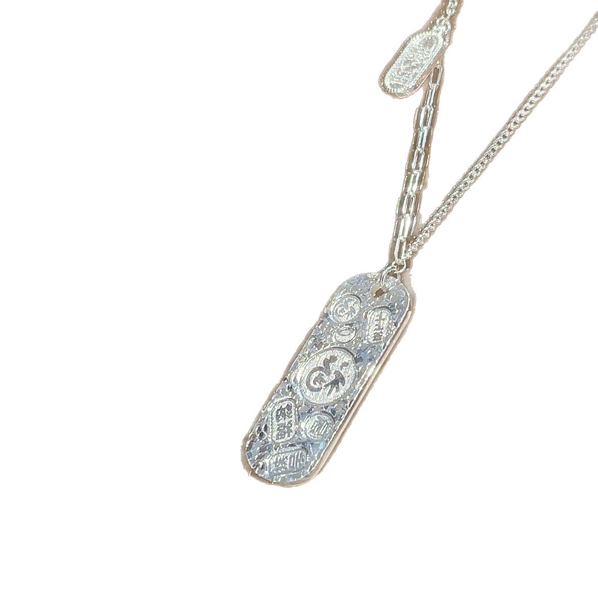 Copper-plated Miao silver, Tibetan silver, Jiyan brand broken ice necklace, Fu brand pendant and other silver-plated accessories are versatile and stylish, exuding a touch of light luxury Item Picture