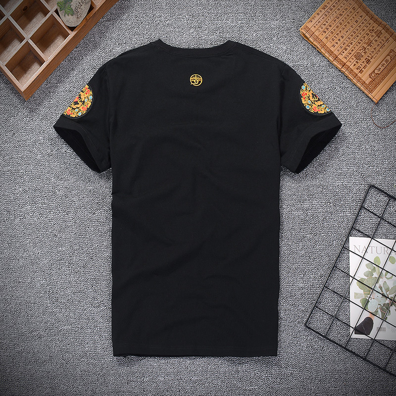 Chinese trend men's short-sleeved T-shirt, men's dragon and phoenix youth loose round-neck summer embroidered dragon robe half-sleeved T-shirt details Picture