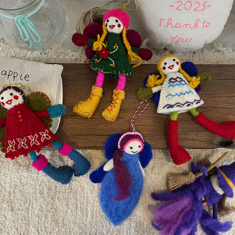 Handmade felt dolls, wool felt accessories, felt cloth ornaments, felt bags, felt rooms, creative handicraft materials Application Scenario