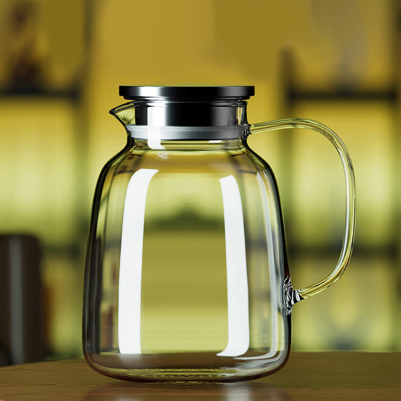 Large-capacity heat-resistant high borosilicate glass water bottle, high-temperature resistant household cold water cup, teapot, boiling water bottle, cold water bottle Application Scenario