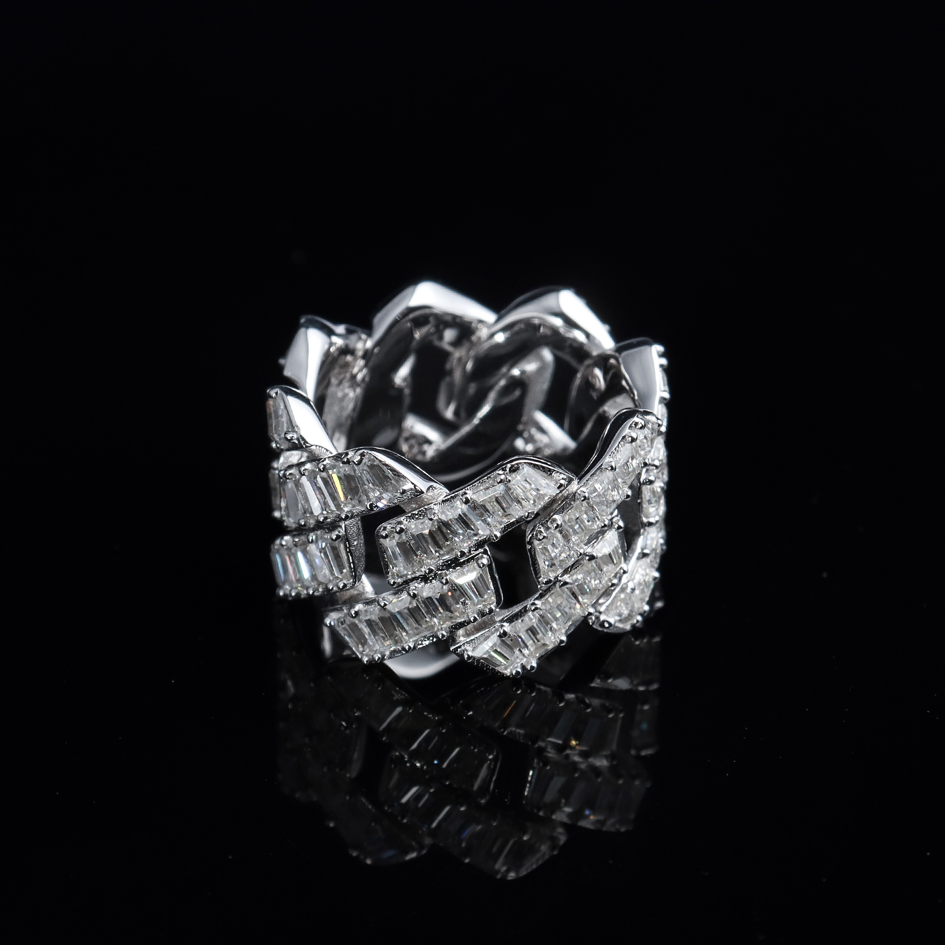 戒指/戒指女/铜微镶戒指/婚戒/银饰戒指白底实物图