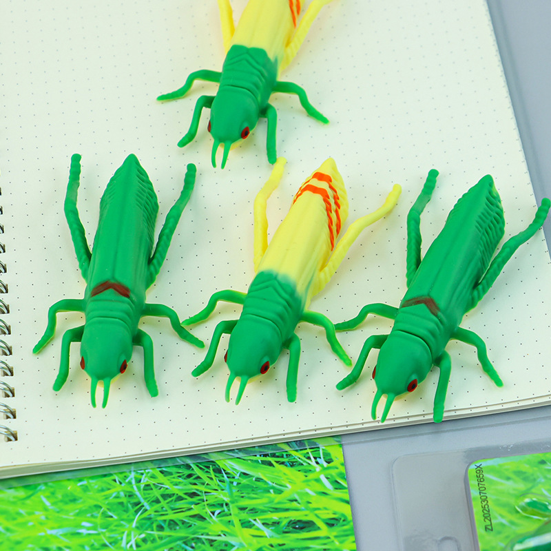 Creative simulation cricket ballpoint pen, children's fun stationery, kindergarten prize gift, black bullet pen Specification drawing