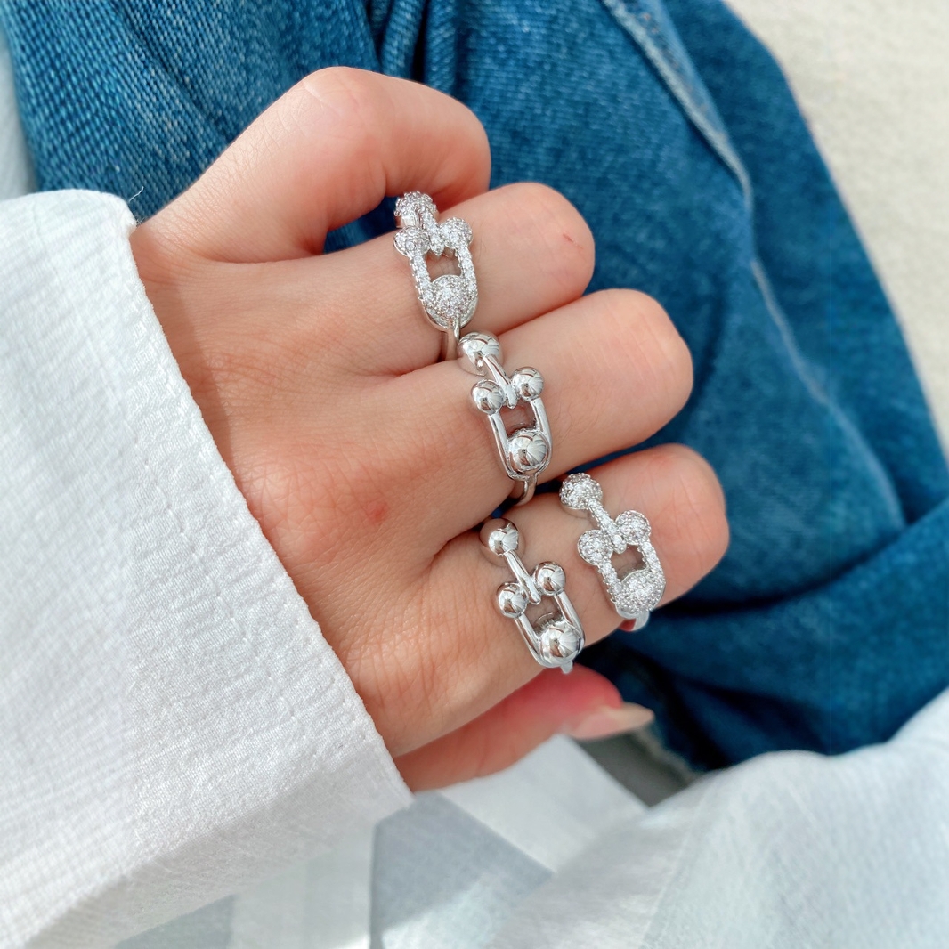 Korean style simple and fashionable hollowed-out U-shaped letter bracelet, fresh and clean women's wristband open ring wholesale Specification image