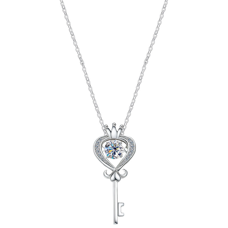 Zhuoheng Select S925 All-silver dynamic Moissanite key Necklace Yellow Crown Non-allergic Heart ins Style Key Pendant Application Scenario