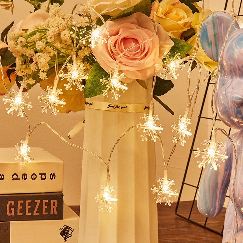 Wholesale of LED Christmas decorative light strings, snowflakes, bells, reindeer, Christmas tree ornaments, ambient lights and solar lights from the manufacturer Application Scenario