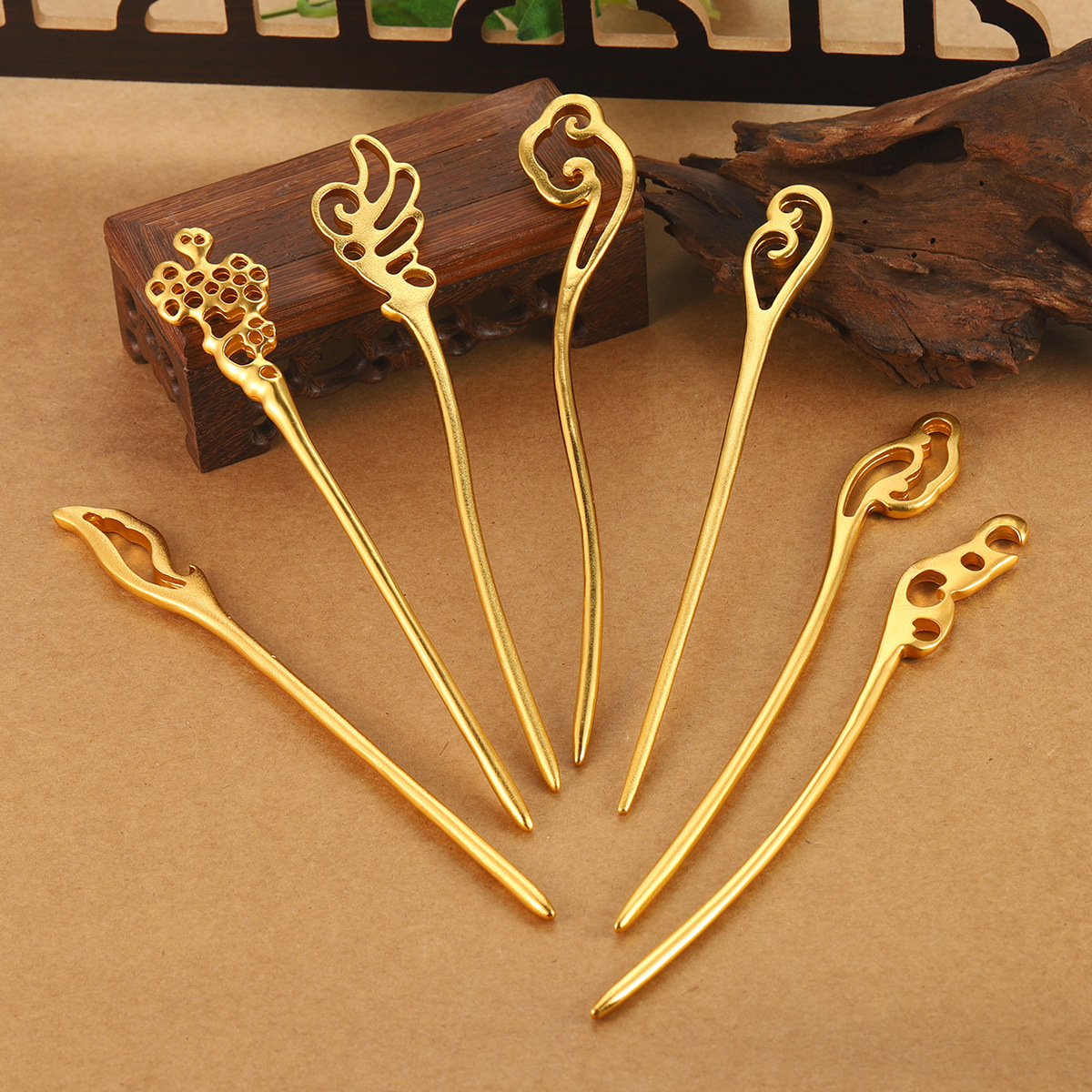 New Chinese-style hollowed-out flower and auspicious cloud hairpins, retro headwear accessories, Hanfu and cheongsam versatile hairpins, courtly ancient style ladies New Chinese-style hollowed-out flower and auspicious cloud hairpins, retro headwear accessories, Hanfu and cheongsam versatile hairpins, courtly ancient style ladies