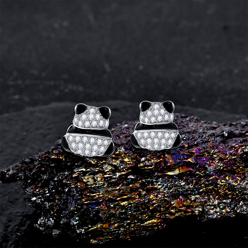 Zhuoheng Select AliExpress 2026 Spring Collection Earrings, European and American cross-border S925 silver inset hip-hop style stud earrings, high-end and light luxury earrings details Picture