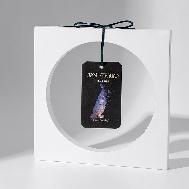 Car aroma diffuser essential oil perfume hanger, car perfume stand, fresh and long-lasting car aroma diffuser Application Scenario
