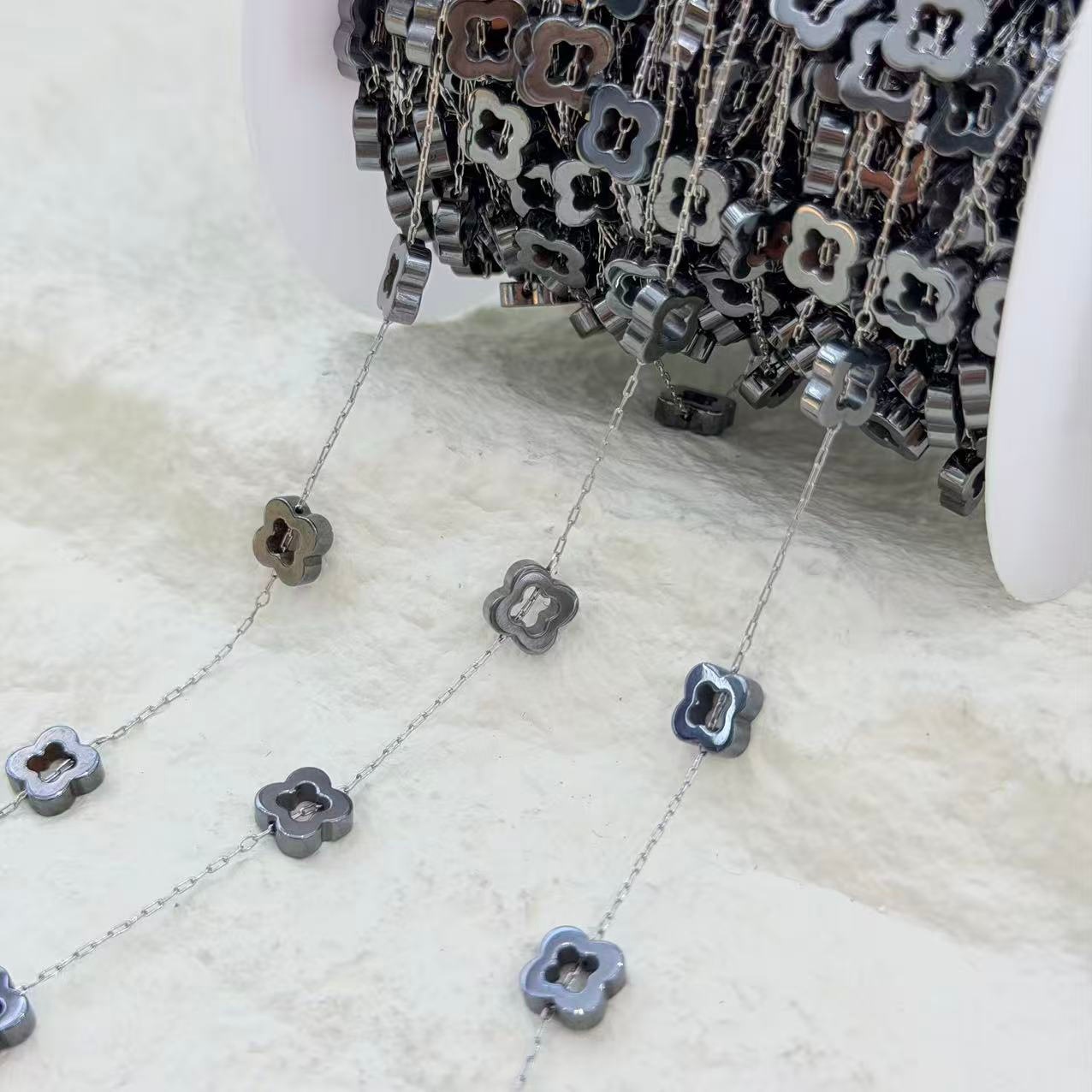 Hollowed-out four-leaf clover black gallstone 12-hole chain DIY earrings necklace, cold style handcrafted semi-finished jewelry wholesale
