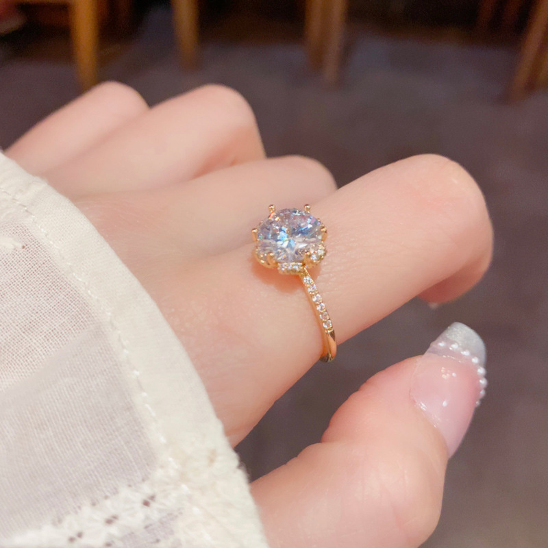 Wholesale of niche cross-border light luxury and high-end diamond-encrusted six-prong ring for women, exquisite, fashionable and versatile design sense index finger ring Specification image