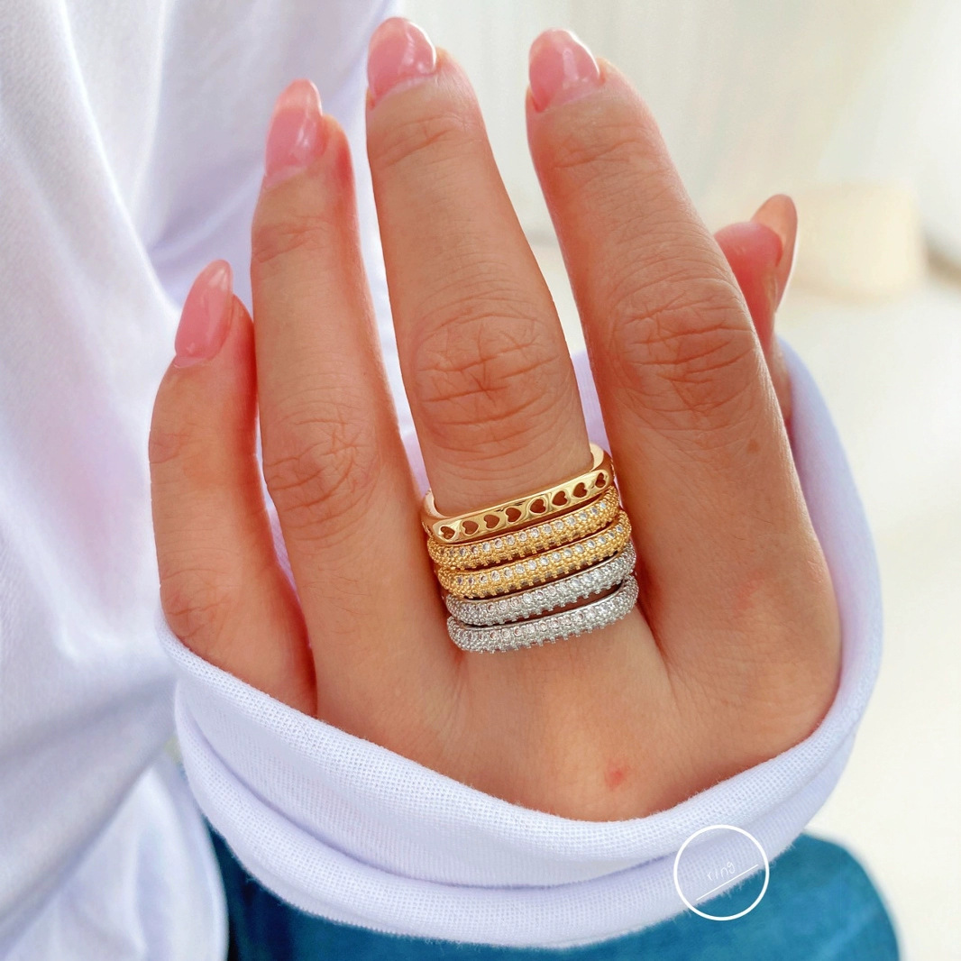 24 New European and American best-selling hollowed-out full diamond style bracelet, semi-hollowed-out star-shaped versatile bracelet for women Specification image