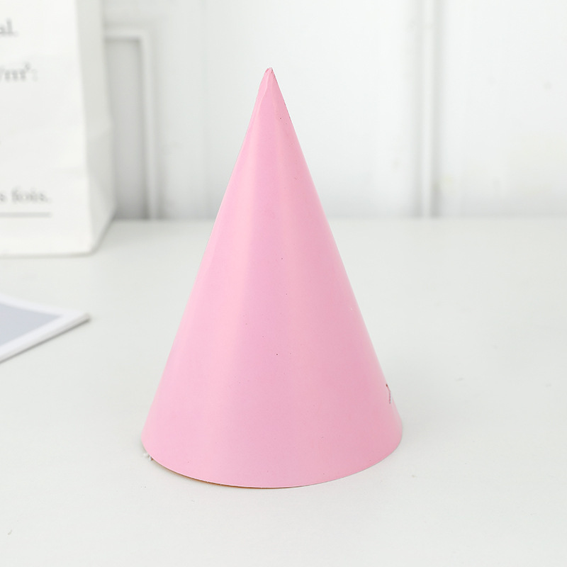 Korean-style children's birthday hats, single-color festival party outfits, conical hats, solid-color triangular hats, DIY birthday hats Application Scenario