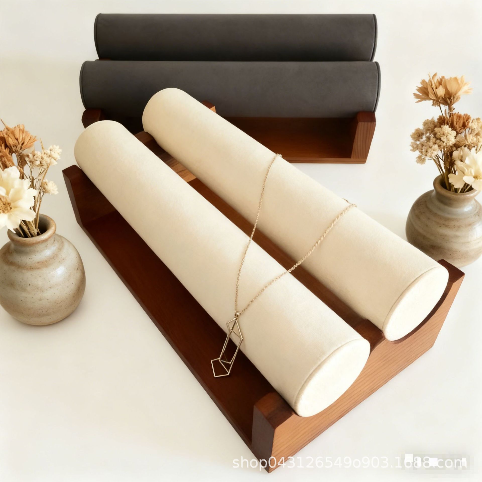 珠宝/锆石手镯/小猪佩奇手串/二代蜜蜡/珠宝首饰细节图