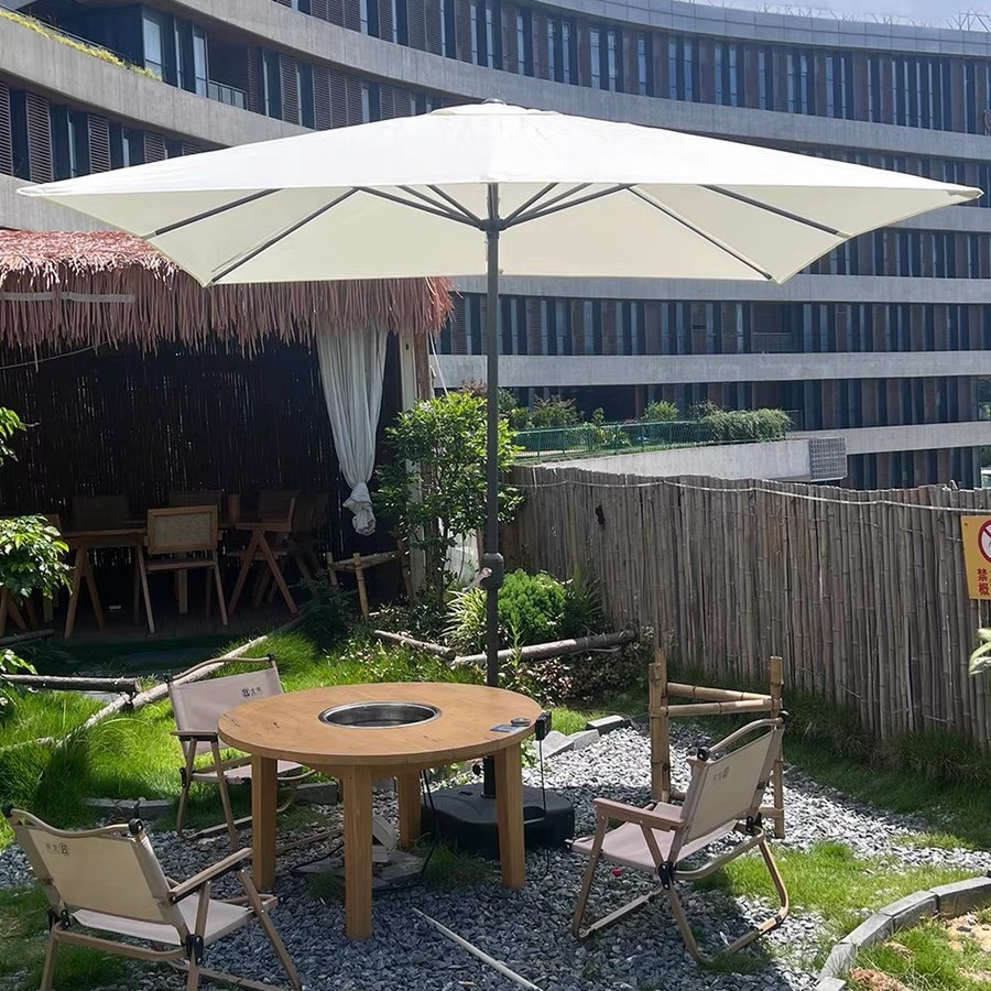 Outdoor sunshade umbrella with rubber base, large umbrella, sun protection and UV protection patio umbrella Application Scenario